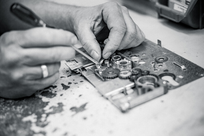 Reparatur eines Mehrfachverriegelungsschlosses